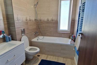 Casă cu 4 camere în Central - 2