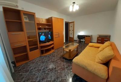 Apartament cu 2 camere decomandat în Apărătorii Patriei