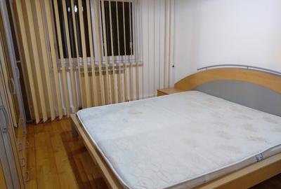 Apartament cu 3 camere decomandat în Traian