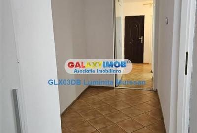 Apartament cu 3 camere decomandat în Micro 12 - 16