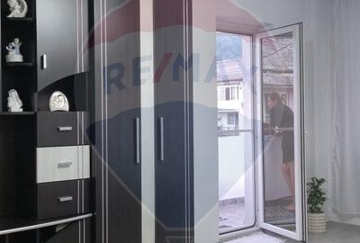 Apartament cu 3 camere semidecomandat în Sud - 11