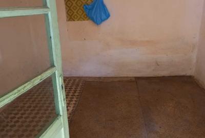 Casă cu 2 camere în Iratoșu