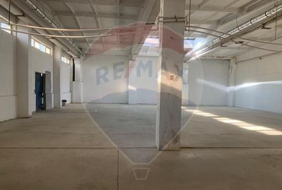 Spațiu comercial, de 646 mp, în Central - 3