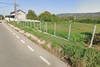 Teren de 3400 mp, în Vidra