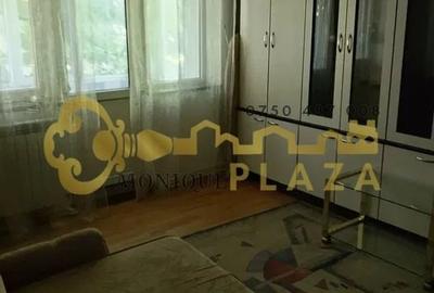 Apartament cu 3 camere semidecomandat, mobilat în Central - 2