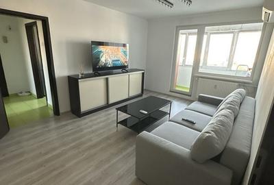 Apartament cu 2 camere semidecomandat, mobilat în Titan