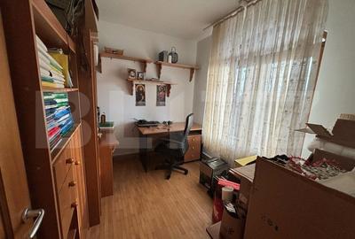 Casă cu 5 camere cu Teren 2300 Mp în Aninoasa - 10