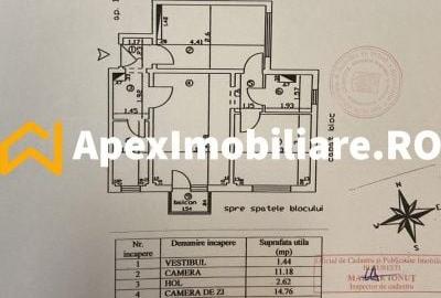 Apartament cu 3 camere semidecomandat în Berceni