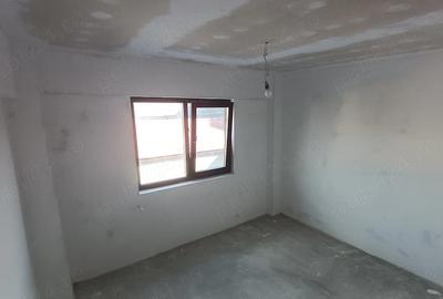 Apartament cu 4 camere decomandat în Central - 1