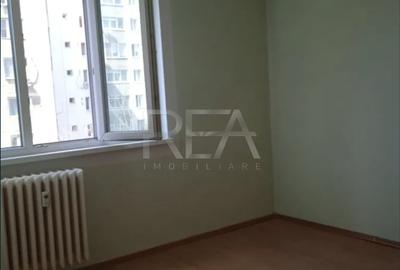 Apartament cu 3 camere semidecomandat în Drumul Taberei