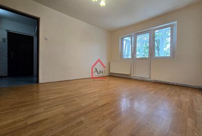 Apartament cu 2 camere semidecomandat în Mircea cel Bătrân
