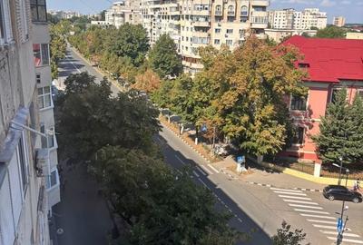 Apartament cu 2 camere decomandat în Uiești