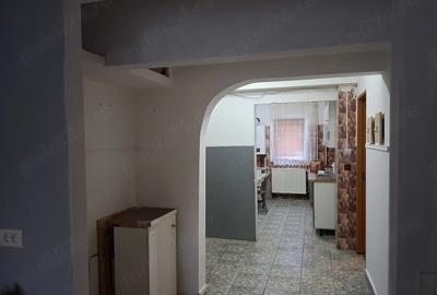 Apartament cu 3 camere decomandat în Lipovei - 1