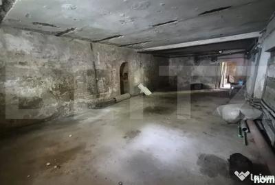 Apartament cu 4 camere semidecomandat în Central