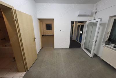 Spațiu comercial, de 20 mp, în Medicină - 10