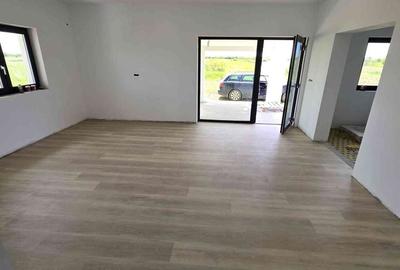 Casă cu 3 camere cu Teren 600 Mp în Păulești - 11