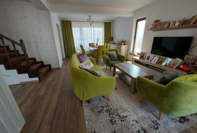 Casă cu 4 camere cu Teren 250 Mp în Central