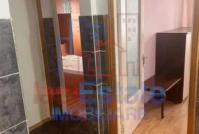 Apartament cu 3 camere decomandat în Filiași