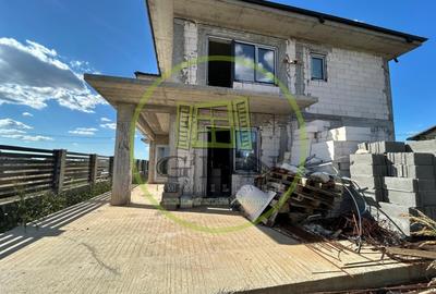 Casă individuală cu 5 camere cu Teren 500 Mp în Malu Mare - 2