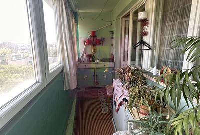 Apartament cu 3 camere semidecomandat în Militari