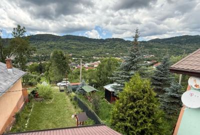 Casă cu 4 camere în Corbi