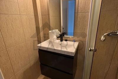 Apartament cu 3 camere în Tudor Vladimirescu