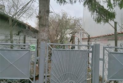 Casă cu 4 camere cu Teren 310 Mp în Central