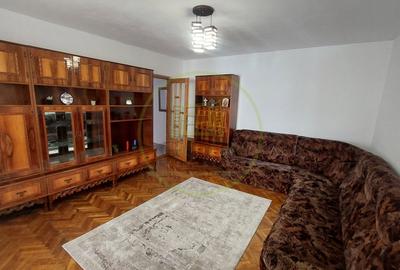 Apartament cu 3 camere decomandat, mobilat în Sărari