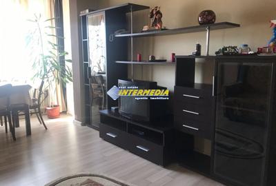 Apartament cu 3 camere semidecomandat, mobilat în Cetate - 2