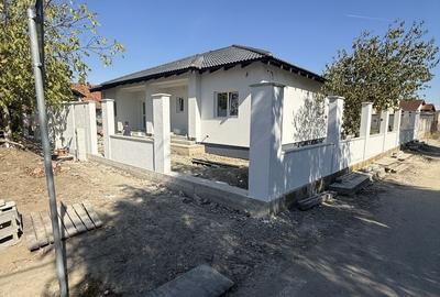 Casă cu 3 camere în Utvin