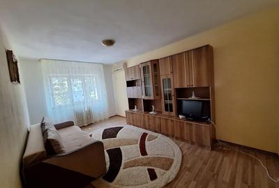 Apartament cu 2 camere decomandat în Micro 20