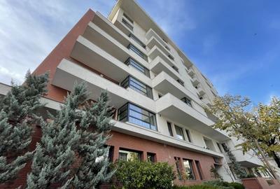 Apartament cu 3 camere semidecomandat în Polonă