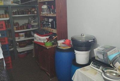 Casă cu 4 camere în Curtici