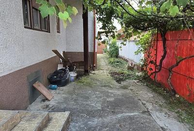 Casă cu 6 camere cu Teren 700 Mp în Central