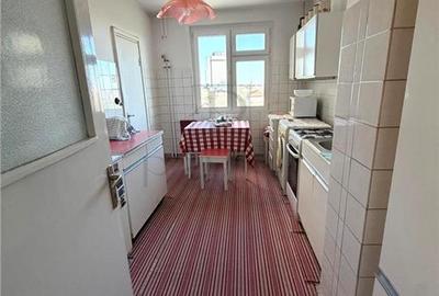 Apartament cu 3 camere semidecomandat în Aradului - 2