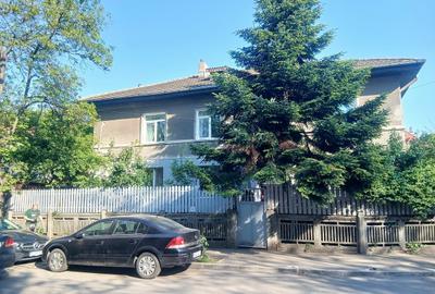 Apartament cu 3 camere decomandat în Eroii Revoluției