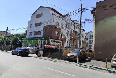 Apartament cu 3 camere semidecomandat în 1 Decembrie 1918 - 1