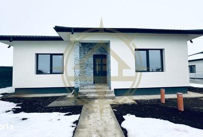 Casă cu 4 camere cu Teren 685 Mp în Corbeanca