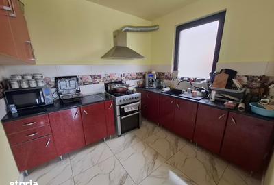 Casă cu 5 camere cu Teren 350 Mp în Vladimirescu