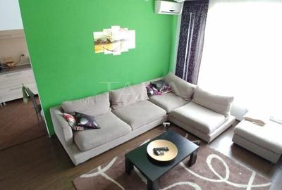 Apartament cu 4 camere semidecomandat, mobilat în Europa