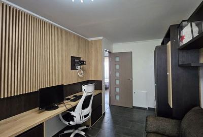 Casă cu 4 camere cu Teren 250 Mp în Central - 2