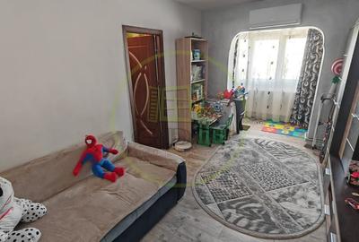 Apartament cu 2 camere semidecomandat, mobilat în Craiovița Nouă