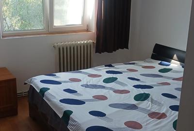 Apartament cu 2 camere semidecomandat, mobilat în Dacia