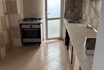 Apartament cu 3 camere decomandat în Simeria - 2