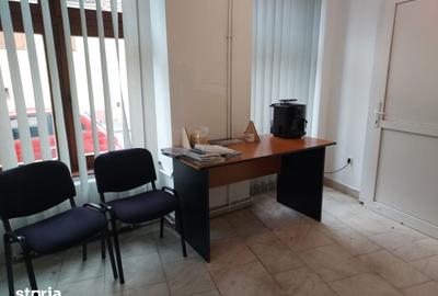 Casă cu 6 camere cu Teren 277 Mp în Central
