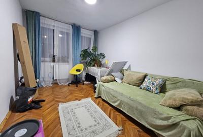 Apartament cu 3 camere decomandat în Piața Centrală - 1