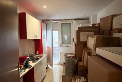 Apartament cu 3 camere în Calea Victoriei