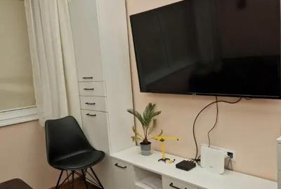 Apartament cu 3 camere decomandat în Torontalului