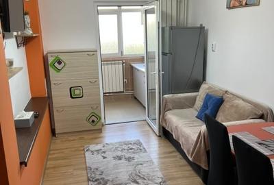 Apartament cu 2 camere decomandat, mobilat în Craiovița Nouă