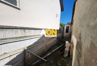 Casă cu 4 camere în Cetate